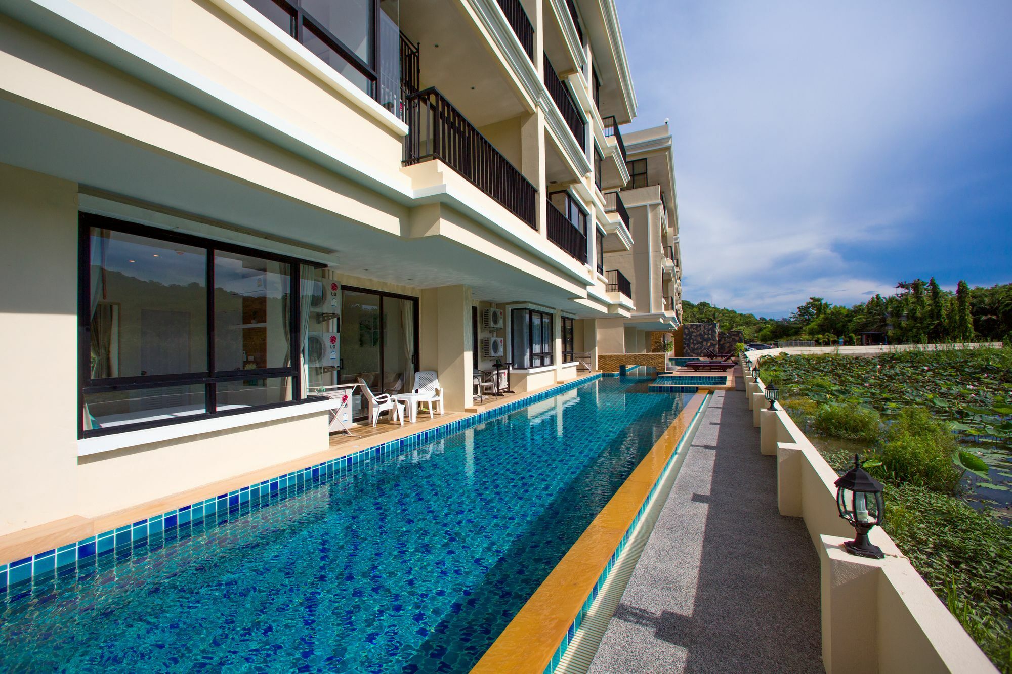 The Lago Apartments Rawai Exteriör bild